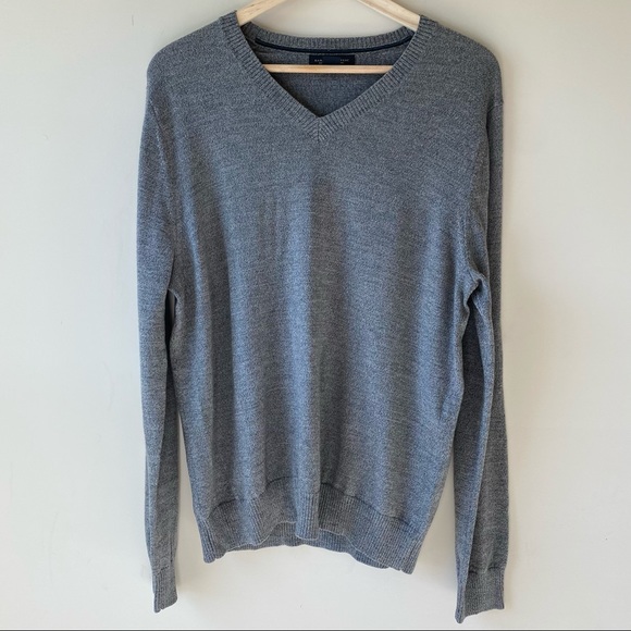 Banana Republic Extra Fine Merino Wool Gray V-Neck Sweater Sz L - Picture 8 of 8